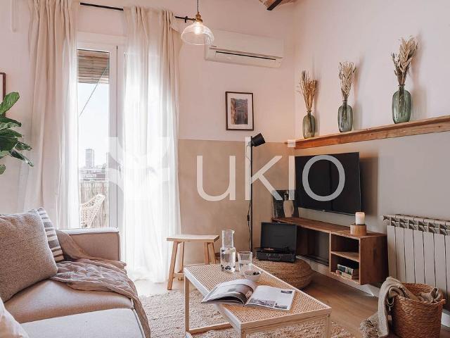 Piso en alquiler en calle De Bailèn, Barcelona, de 75 m² 3 habitaciones por 3.360