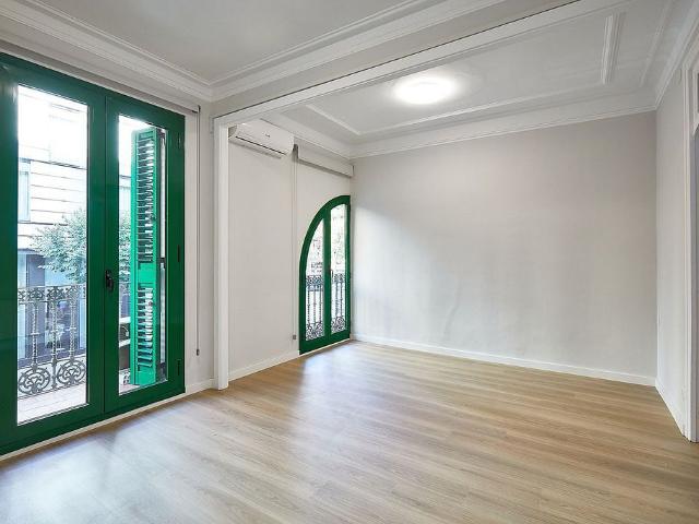 Piso en alquiler en calle De Balmes, Barcelona, de 70 m² 2 habitaciones por 1.740