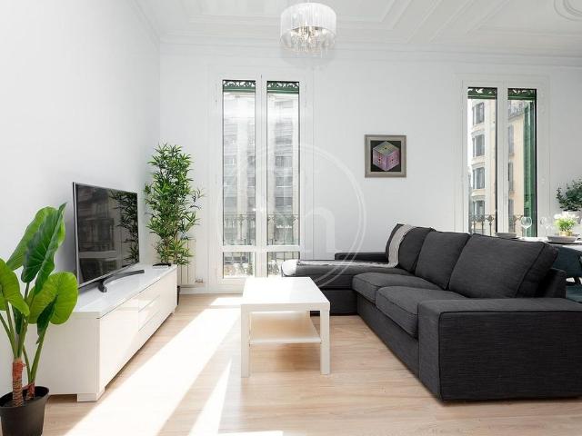 Piso en alquiler en calle De Balmes, Barcelona, de 71 m² 3 habitaciones por 2.495