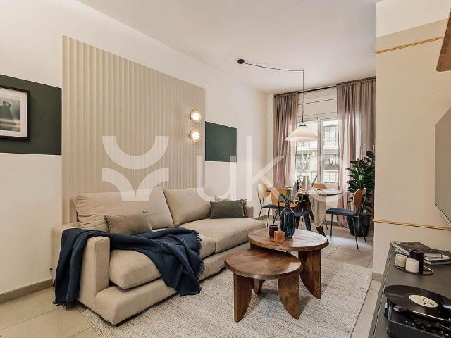 Piso en alquiler en calle De Balmes, Barcelona, de 72 m² 2 habitaciones por 2.410