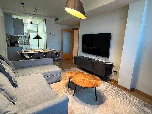 Piso en alquiler en calle De Balmes, Barcelona, de 85 m² 2 habitaciones por 2.100