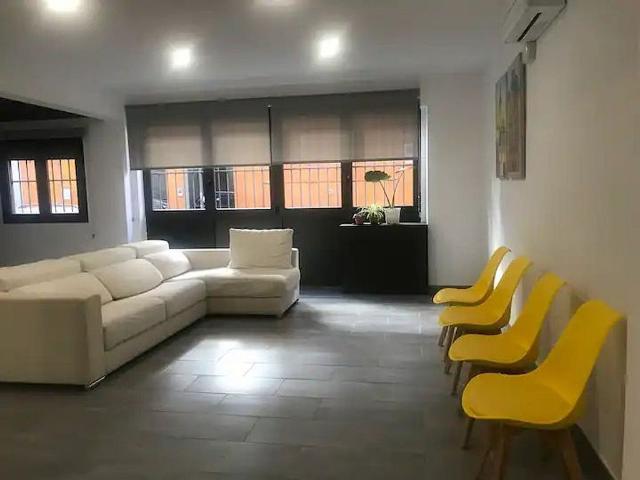Piso en alquiler en calle De Balcells, Barcelona, de 130 m² 3 habitaciones por 2.400