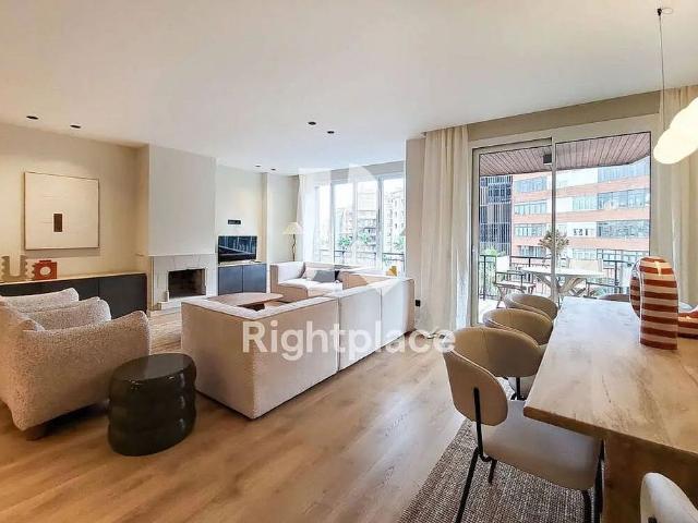 Piso en alquiler en calle De Ballester, Barcelona, de 278 m² 5 habitaciones por 4.950