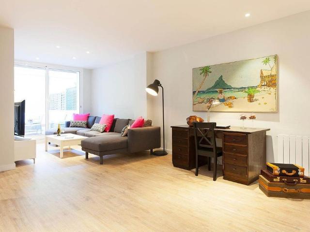 Piso en alquiler en calle De Beethoven, Barcelona, de 99 m² 4 habitaciones por 2.800