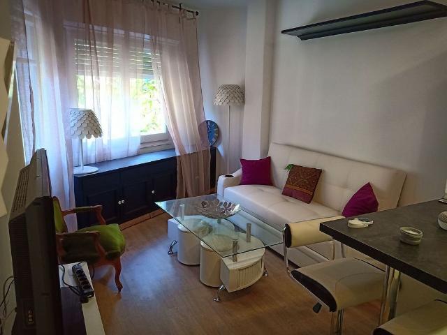 Piso en alquiler en calle De Berlín, Barcelona, de 66 m² 2 habitaciones por 1.200 €
