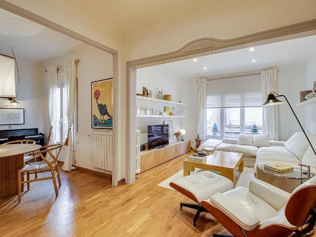 Piso en alquiler en calle De Bertrand i Serra, Barcelona, de 90 m² 3 habitaciones por 2.240