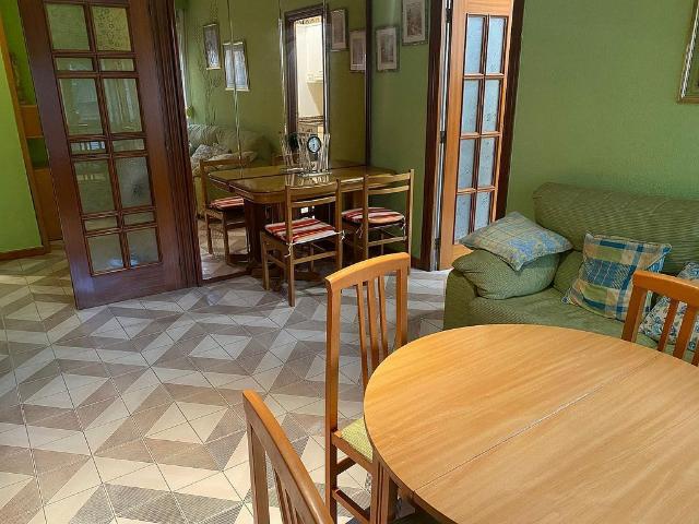 Piso en alquiler en calle De Bonaventura Pollés, Barcelona, de 56 m² 3 habitaciones por 1.200
