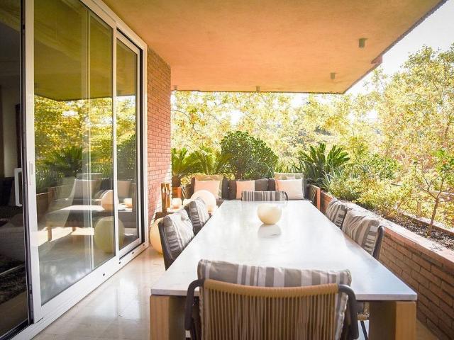 Piso en alquiler en calle De Bosch i Gimpera, Barcelona, de 280 m² 4 habitaciones por 8.000