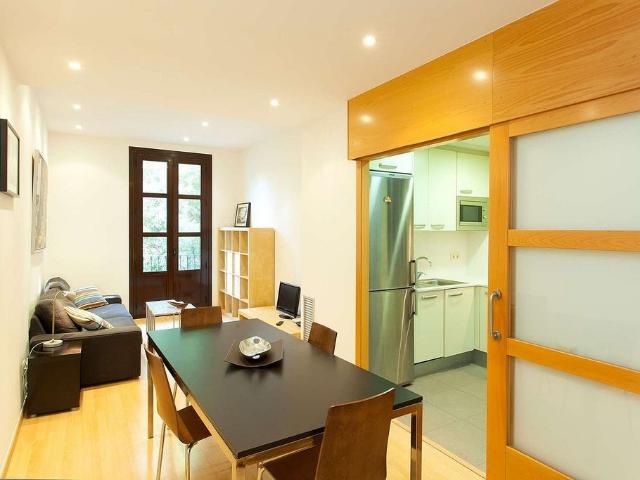 Piso en alquiler en calle De Calàbria, Barcelona, de 60 m² 2 habitaciones por 1.495