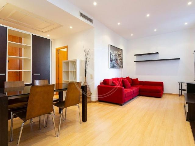 Piso en alquiler en calle De Calàbria, Barcelona, de 67 m² 2 habitaciones por 1.595