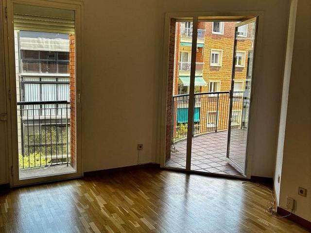 Piso en alquiler en calle De Calàbria, Barcelona, de 72 m² 1 habitación por 2.300