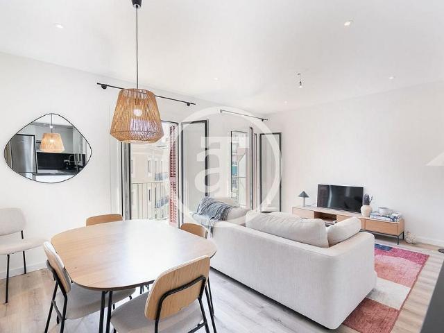 Piso en alquiler en calle De Calàbria, Barcelona, de 77 m² 1 habitación por 1.690
