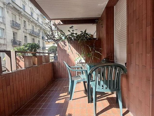 Piso en alquiler en calle De Calaf, Barcelona, de 114 m² 4 habitaciones por 2.856