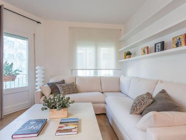 Piso en alquiler en calle De Calvet, Barcelona, de 100 m² 2 habitaciones por 2.750