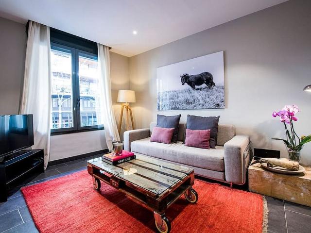 Piso en alquiler en calle De Casanova, Barcelona, de 56 m² 2 habitaciones por 5.183