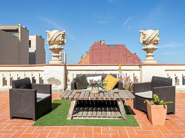 Piso en alquiler en calle De Casp, Barcelona, de 54 m² 3 habitaciones por 1.895