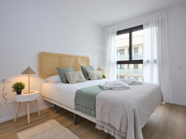 Piso en alquiler en calle De Castelao, Hospitalet de Llobregat, L´, de 75 m² 3 habitaciones por 1.820