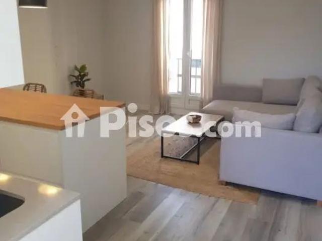 Piso en alquiler en Calle de Casto Plasencia, 4