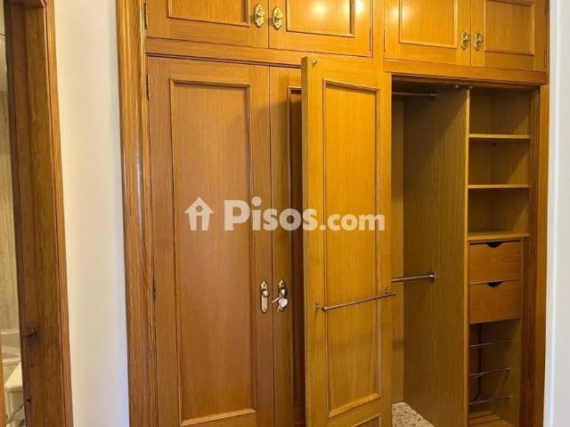 Piso en alquiler en Calle de Carlos V