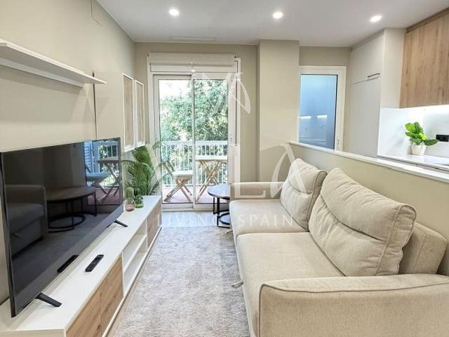 Piso en alquiler en calle De Cartagena, Barcelona, de 80 m² 3 habitaciones por 2.300