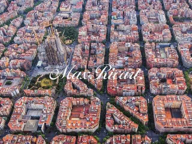 Piso en alquiler en calle De Cartagena, Barcelona, de 90 m² 3 habitaciones por 1.782