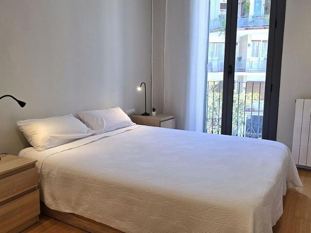 Piso en alquiler en calle De Cornet i Mas, Barcelona, de 74 m² 2 habitaciones por 2.000