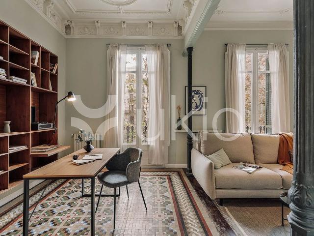 Piso en alquiler en calle De Còrsega, Barcelona, de 95 m² 2 habitaciones por 3.285