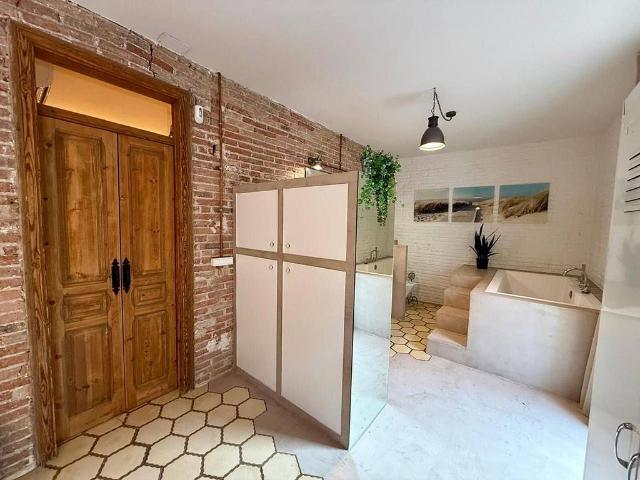 Piso en alquiler en calle De Cristóbal de Moura, Barcelona, de 62 m² 2 habitaciones por 2.000