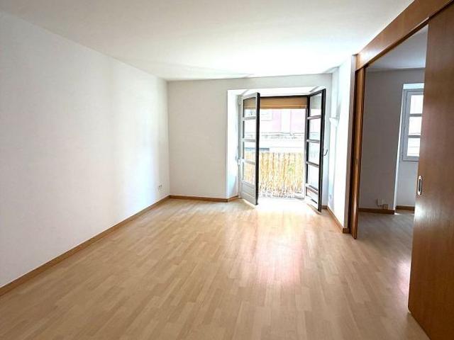 Piso en alquiler en calle De Duran i Bas, Barcelona, de 90 m² 2 habitaciones por 1.327