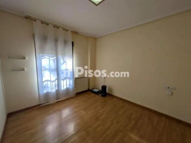 Piso en alquiler en Calle de Daoiz