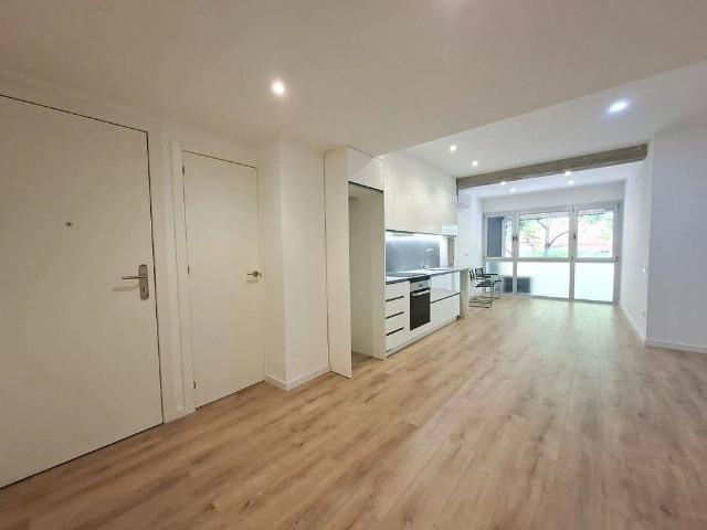 Piso en alquiler en calle De Déu i Mata, Barcelona, de 51 m² 1 habitación por 1.409