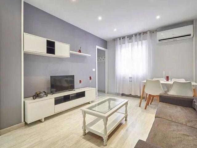 Piso en alquiler en calle De Felícia Fuster I Viladecans, Barcelona, de 40 m² 1 habitación por 1.310