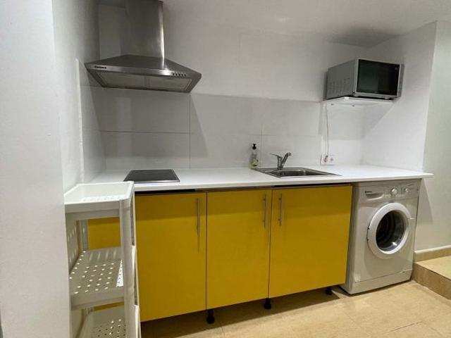 Piso en alquiler en calle De Ferran, Barcelona, de 40 m² 1 habitación por 1.100