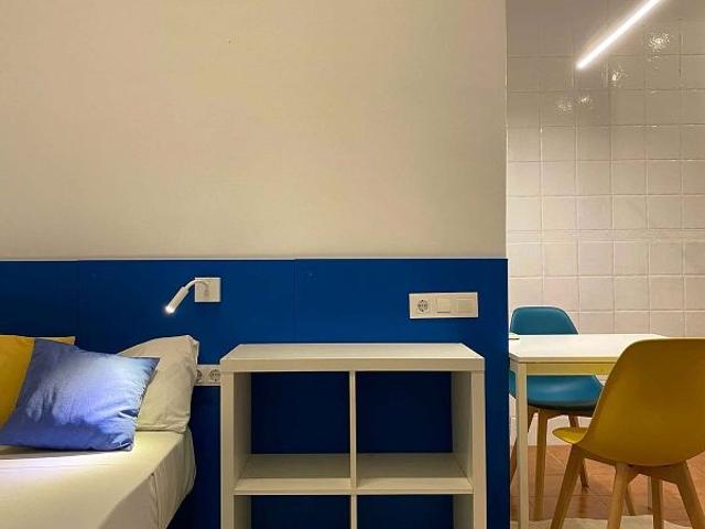 Piso en alquiler en calle De Ferran, Barcelona, de 40 m² 1 habitación por 1.300