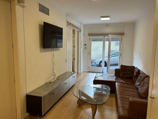 Piso en alquiler en calle De Ferran Puig, Barcelona, de 55 m² 2 habitaciones por 2.750