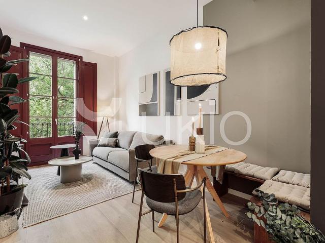 Piso en alquiler en calle De Floridablanca, Barcelona, de 49 m² 1 habitación por 2.440