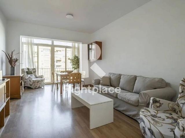 Piso en alquiler en calle De Floridablanca, Barcelona, de 55 m² 3 habitaciones por 1.294