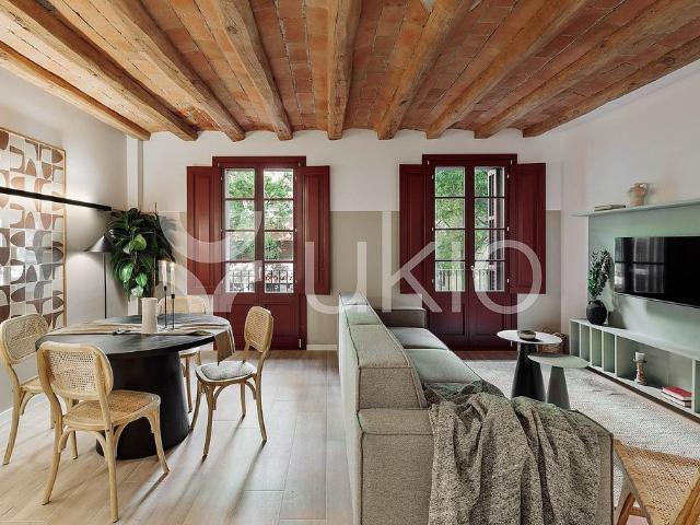 Piso en alquiler en calle De Floridablanca, Barcelona, de 62 m² 1 habitación por 1.955