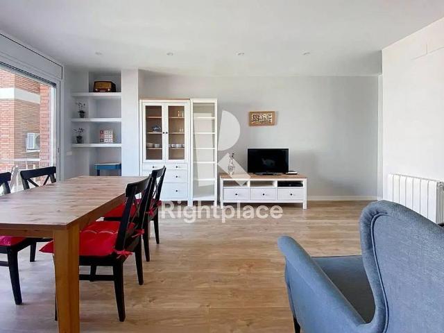 Piso en alquiler en calle De Floridablanca, Barcelona, de 85 m² 3 habitaciones por 1.440