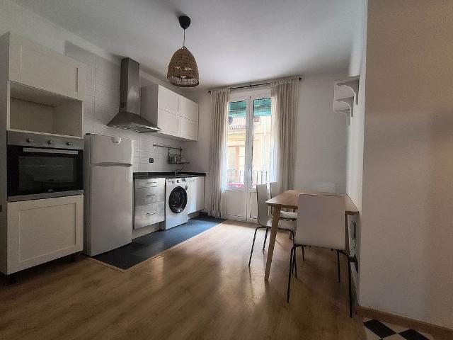 Piso en alquiler en calle De Guàrdia, Barcelona, de 46 m² 1 habitación por 1.000