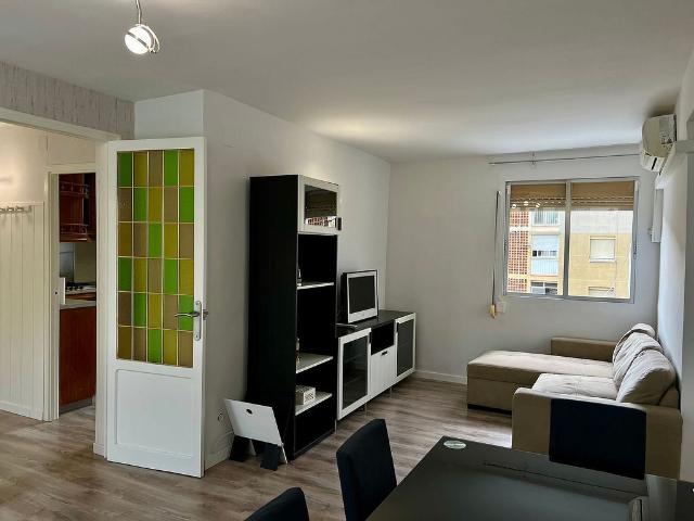Piso en alquiler en calle De Guipúscoa, Barcelona, de 72 m² 3 habitaciones por 1.400