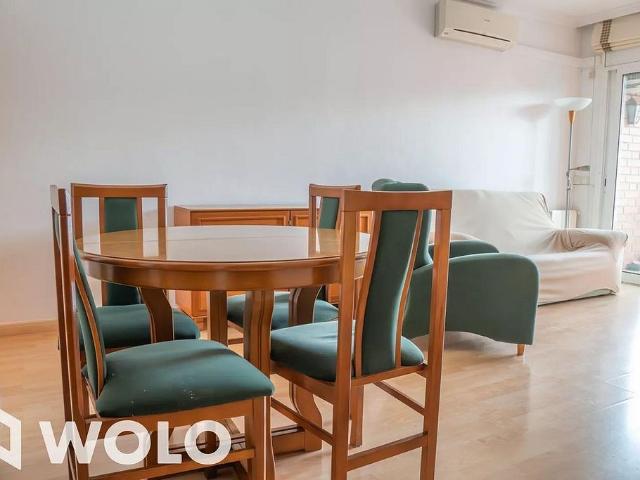 Piso en alquiler en calle De Galileu, Barcelona, de 78 m² 3 habitaciones por 1.180