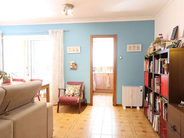 Piso en alquiler en calle De Galileu, Barcelona, de 89 m² 4 habitaciones por 1.160
