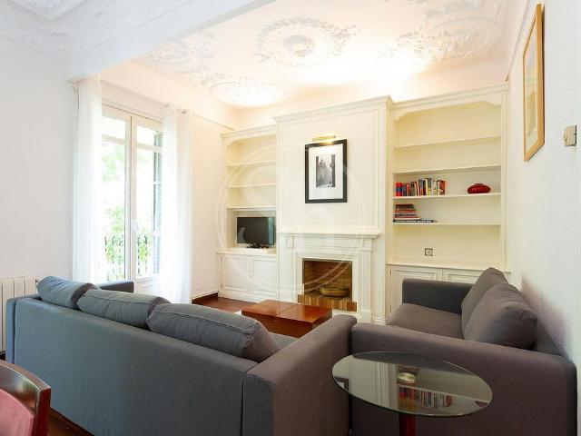 Piso en alquiler en calle De Girona, Barcelona, de 86 m² 3 habitaciones por 1.995 €