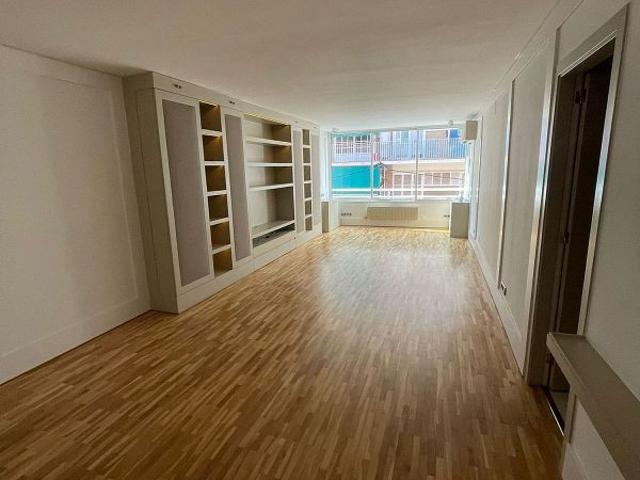 Piso en alquiler en calle De Gósol, Barcelona, de 130 m² 3 habitaciones por 2.500