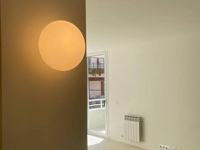 Piso en alquiler en calle De Gósol, Barcelona, de 140 m² 4 habitaciones por 2.800