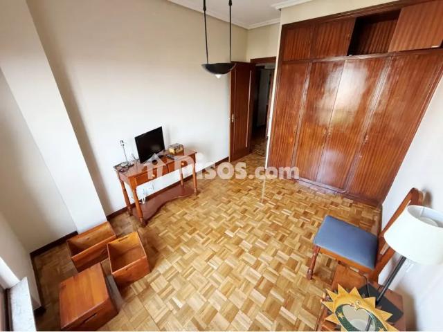 Piso en alquiler en Calle de Julia de la Riba