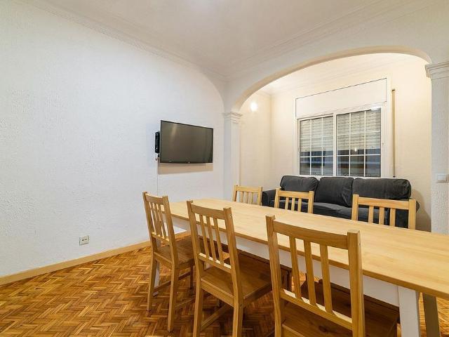 Piso en alquiler en calle De Jaume Pinent, Barcelona, de 60 m² 2 habitaciones por 1.350