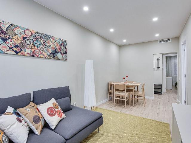 Piso en alquiler en calle De Jesús, Barcelona, de 65 m² 2 habitaciones por 2.000