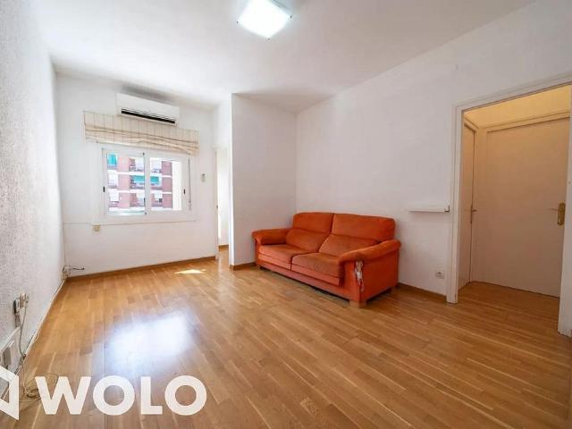 Piso en alquiler en calle De Joan de Peguera, Barcelona, de 44 m² 2 habitaciones por 860